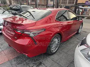 Toyota Camry SE 2022 Red