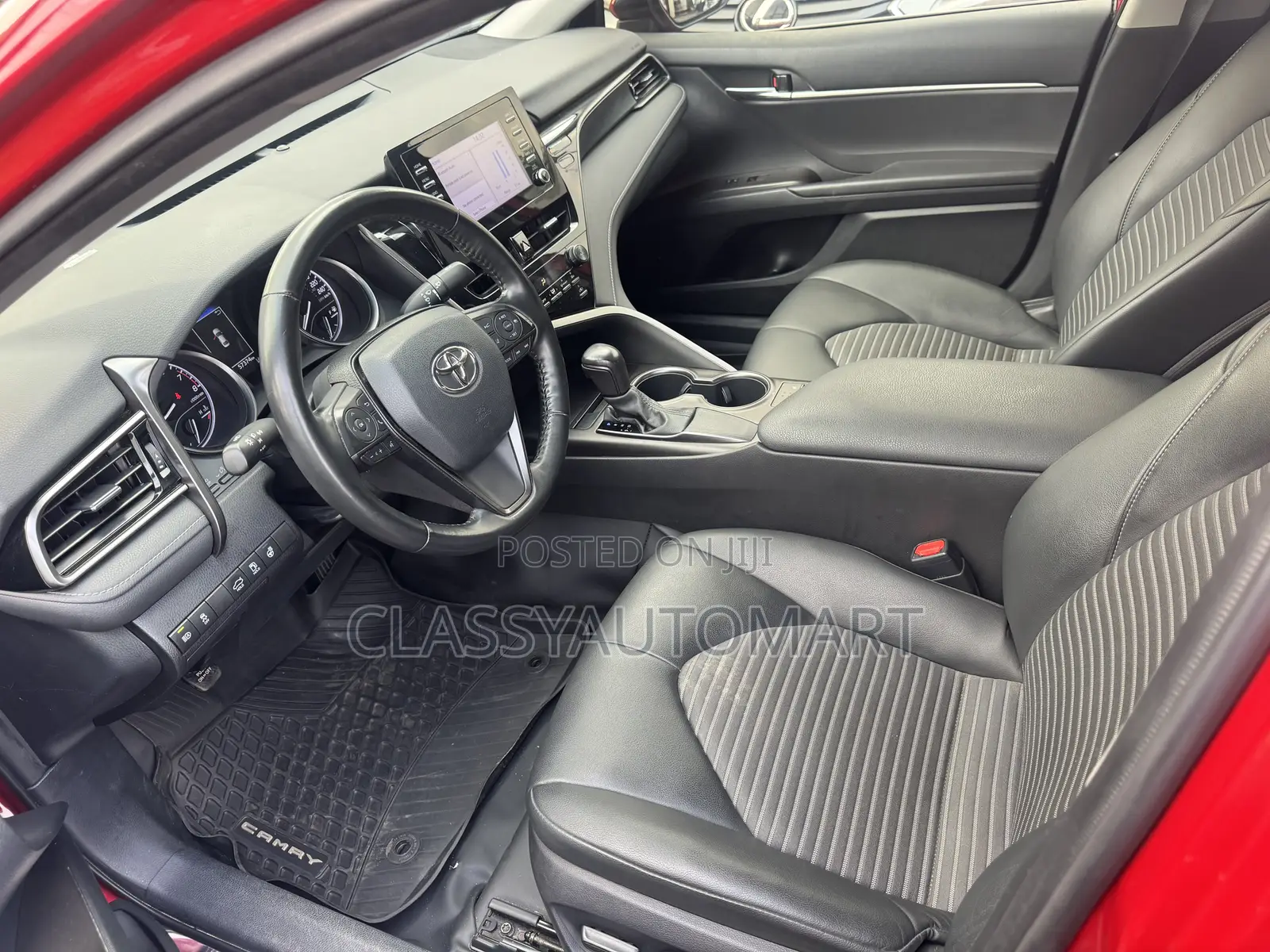 Toyota Camry SE 2022 Red