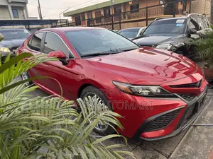 Toyota Camry SE 2022 Red