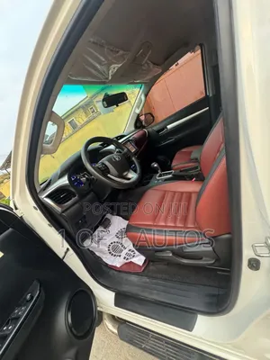 Toyota Hilux Revo Smart Cab Petrol 2.7 RWD 2018 White