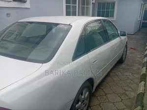 Toyota Avalon 2002 White