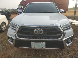 Toyota Hilux 2012 White
