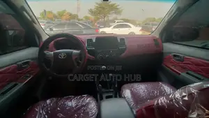 Toyota Hilux 2012 White