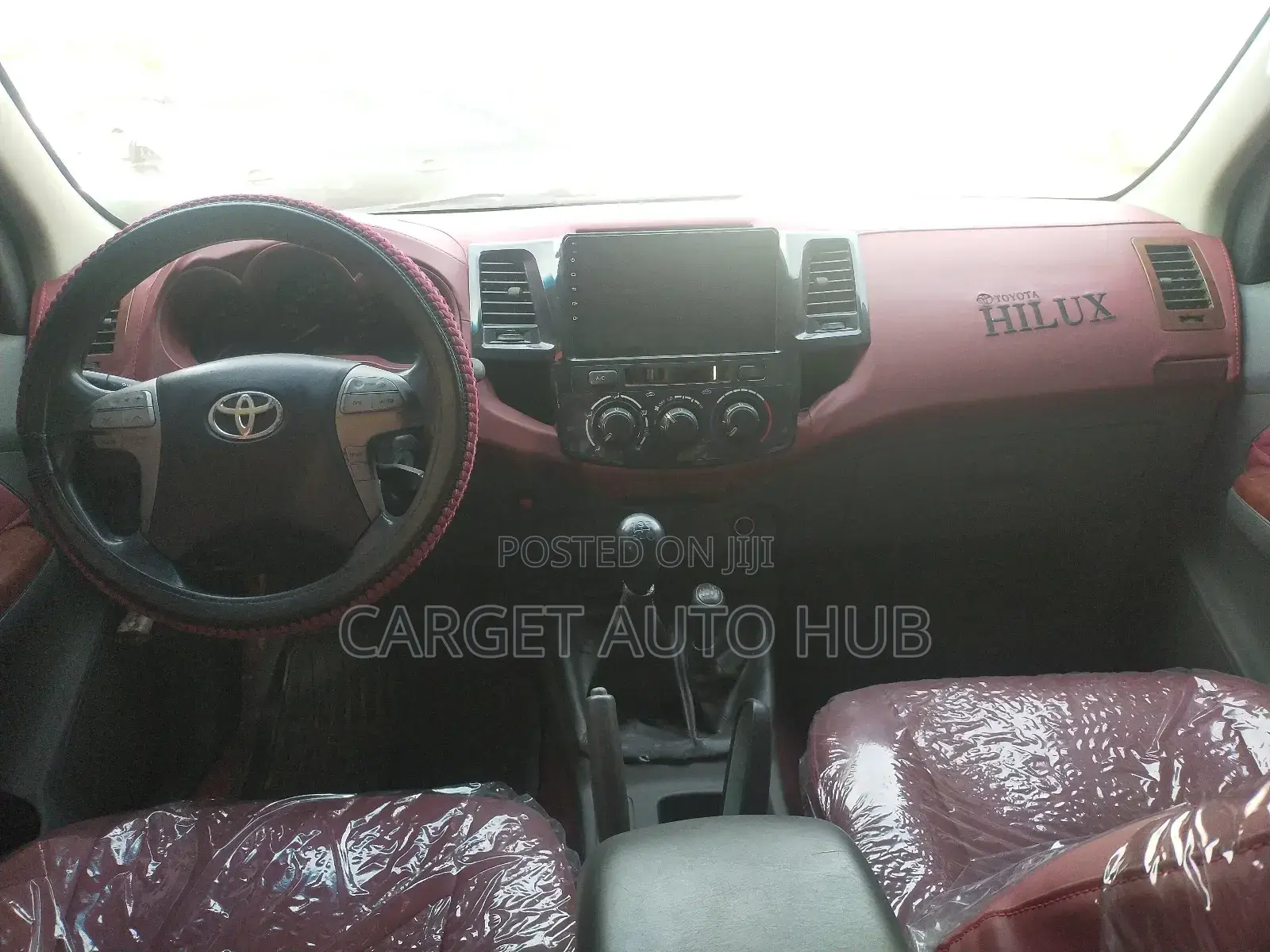 Toyota Hilux 2012 White