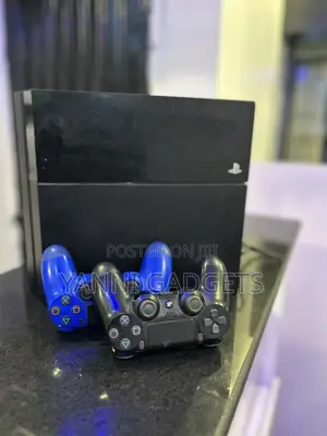 Play Station 4(Sony)