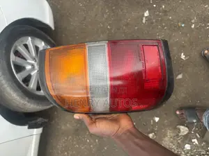 Set Taillights for Pathfinder 1996