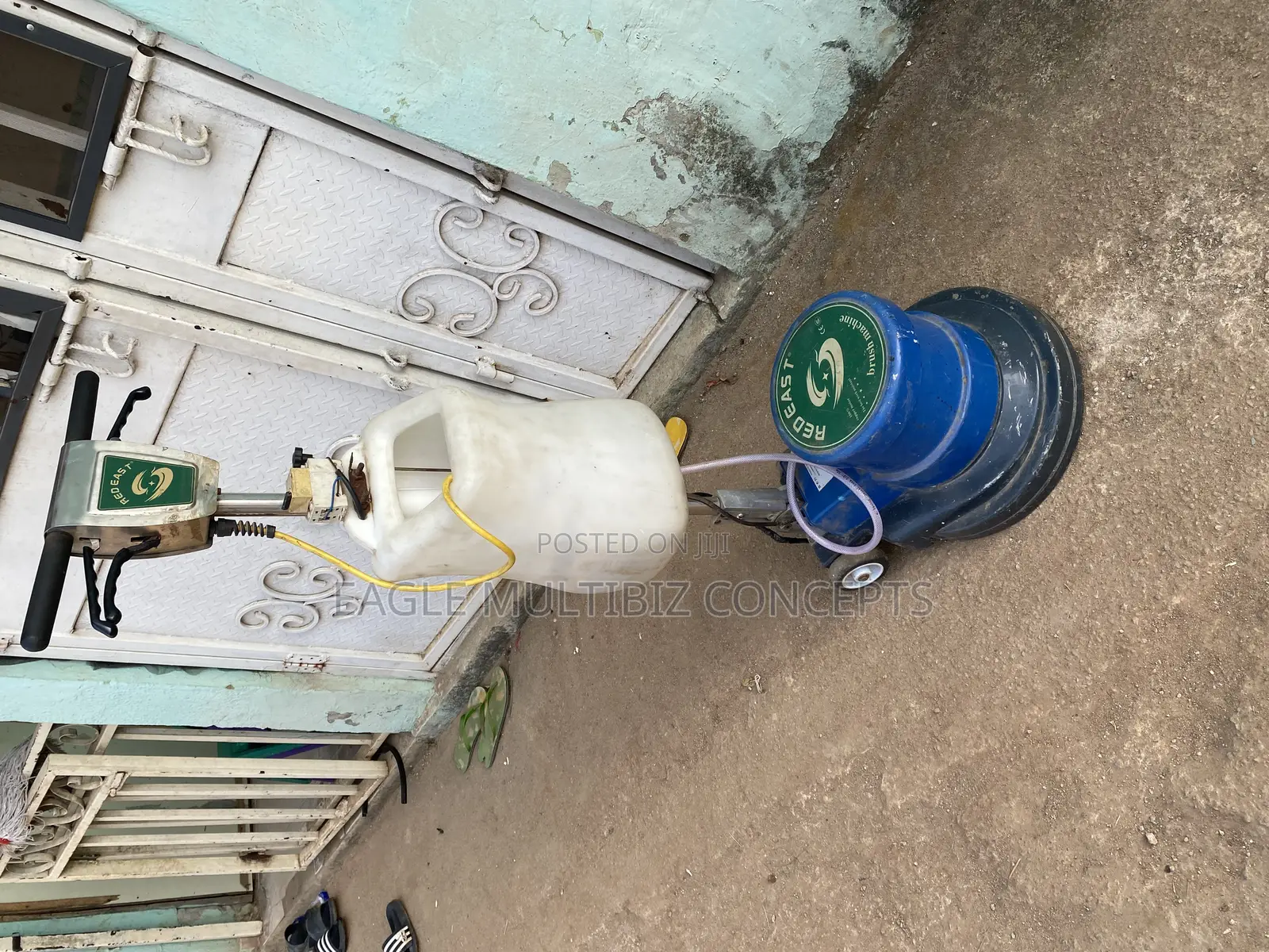 Tile Scrubbing Machine