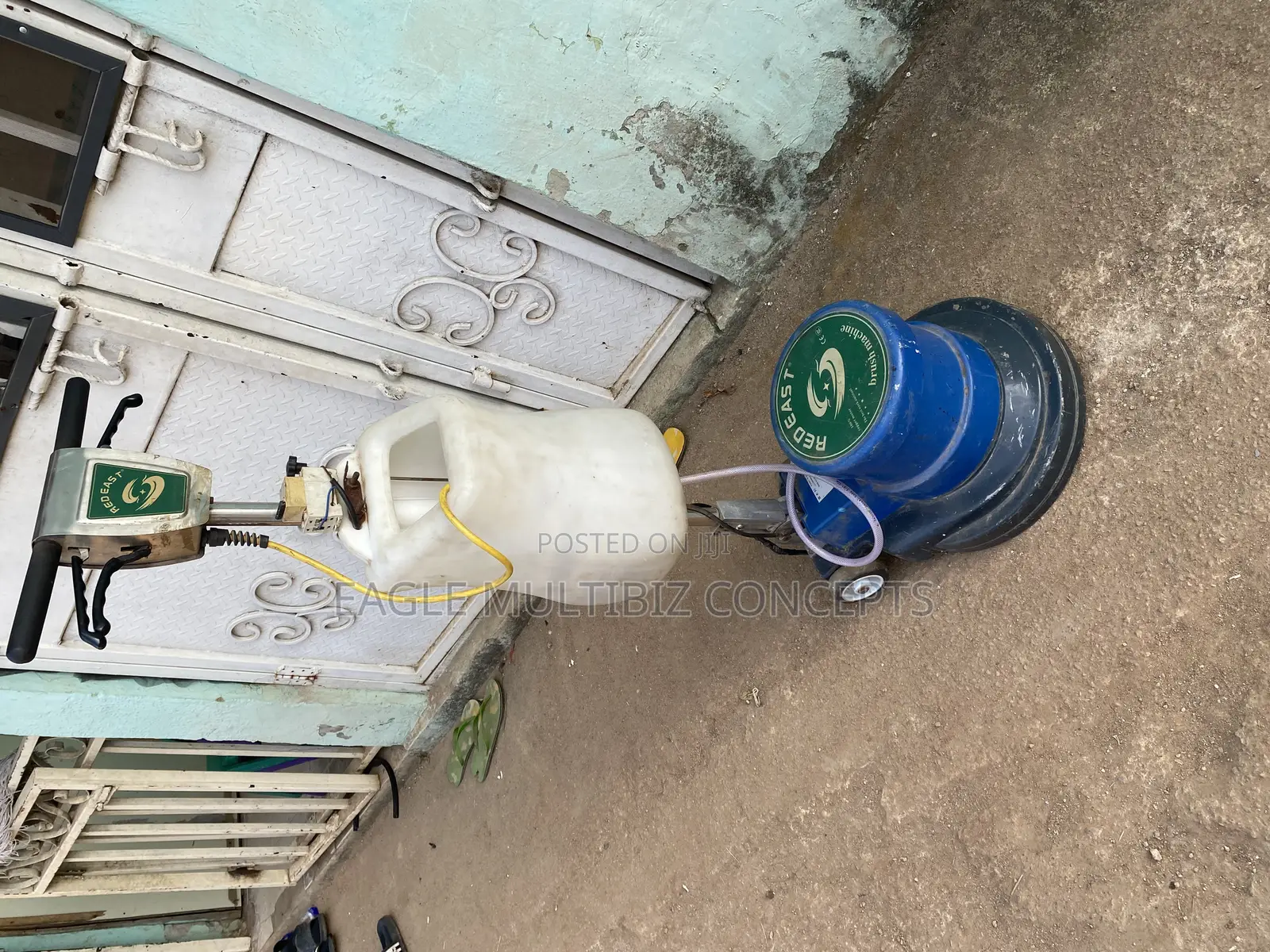 Tile Scrubbing Machine