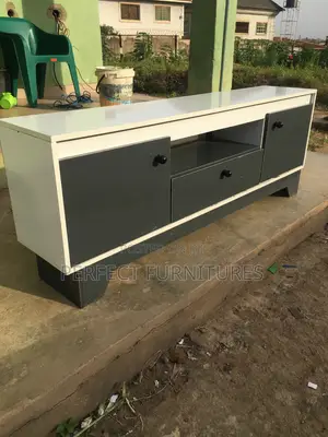5ft Standard Tv With High Gloss Facing