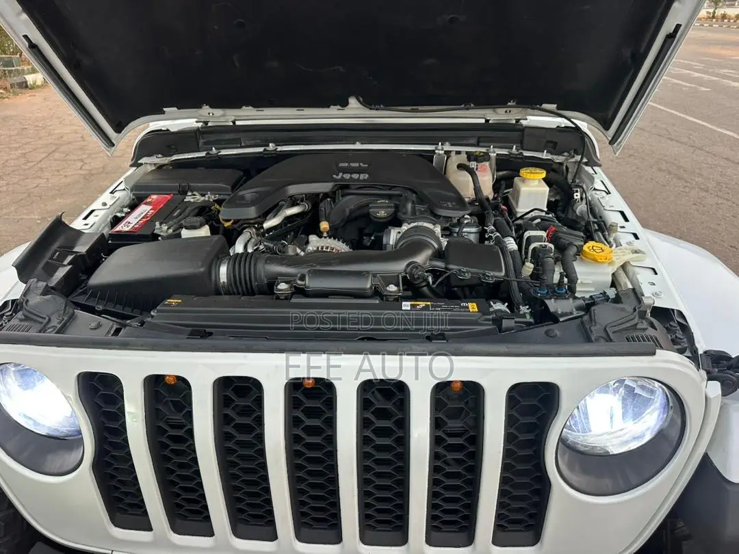 Jeep Wrangler 2022 White