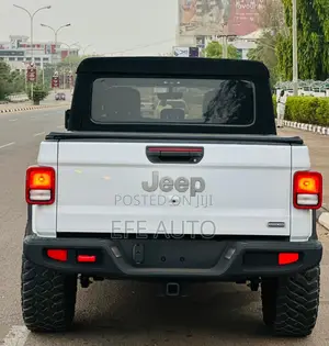 Jeep Wrangler 2022 White