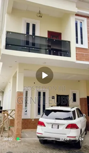 4bdrm Apartment in Harris Drive, Lekki Phase 2 for rent