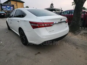 Toyota Avalon XLE Premium 4dr Sedan (3.5L 6cyl 6A) 2015 White