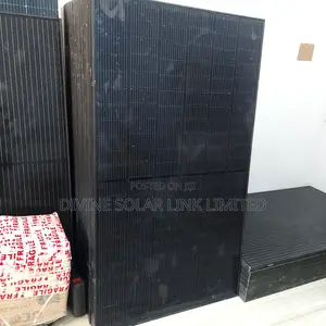 550w All Black Panels Longhi