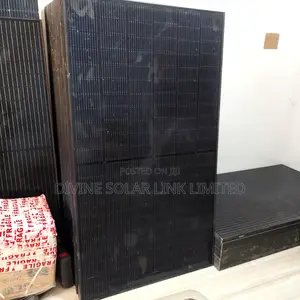 550w All Black Panels Longhi