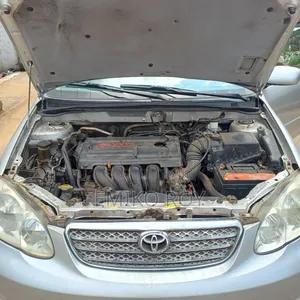 Toyota Corolla 2004 Silver