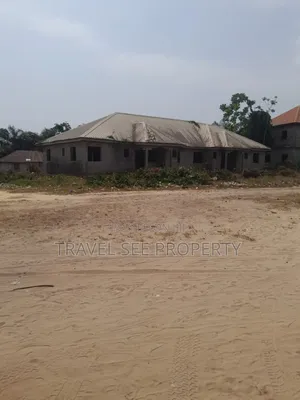 6bdrm Bungalow in Residential Area for sale