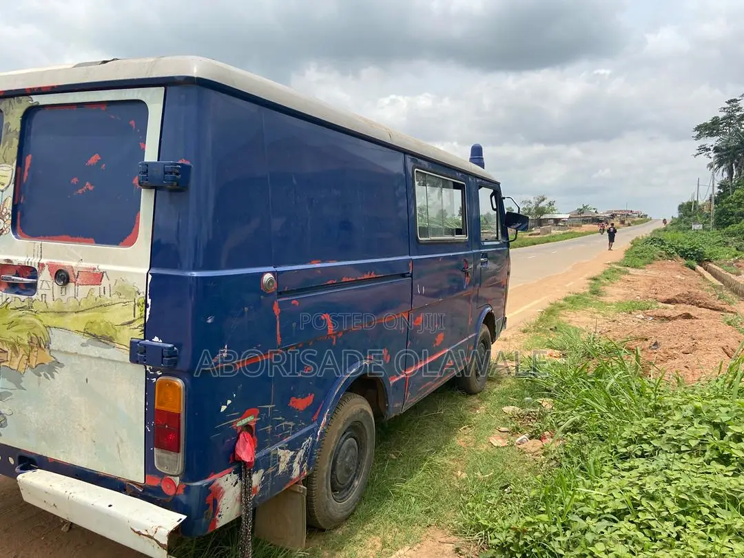 Volkswagen LT 1999 Blue