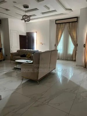 Mini Flat in Bera Estate, Chevron for rent