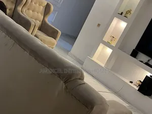 Mini Flat in Bera Estate, Chevron for rent