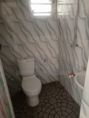 1bdrm Room & Parlour in Ido for rent