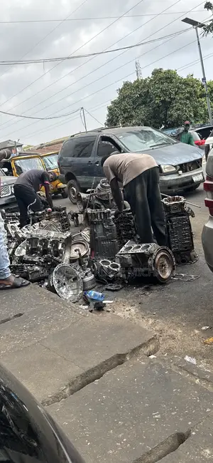 All Mercedes Benz Engine and Gear Box Is Available