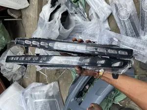Front Bumper Pointer Audi Q7 2013