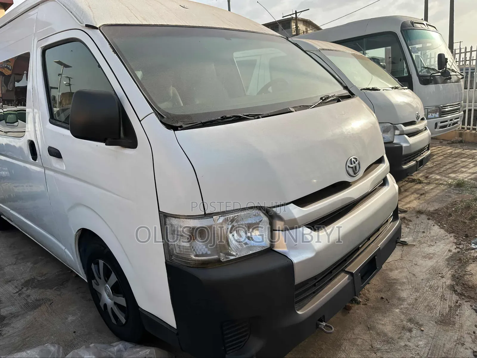 Toyota HiAce 2013 White
