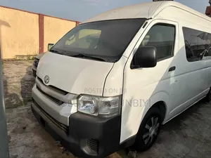 Toyota HiAce 2013 White