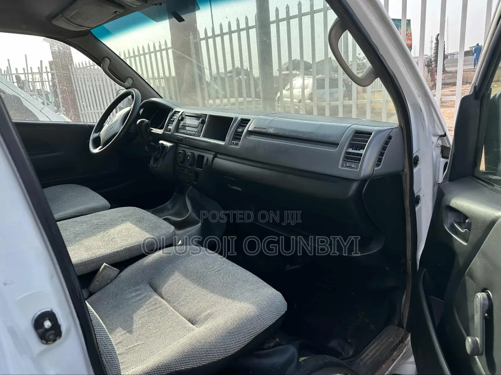 Toyota HiAce 2013 White
