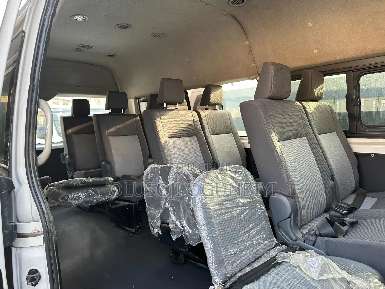 Toyota HiAce 2013 White