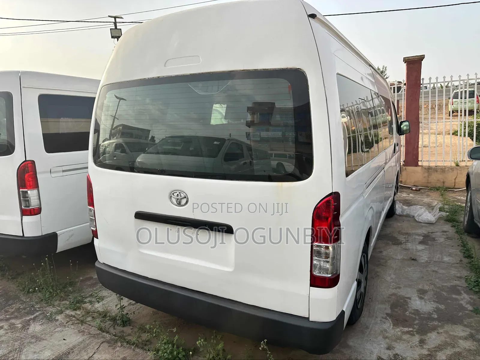Toyota HiAce 2013 White