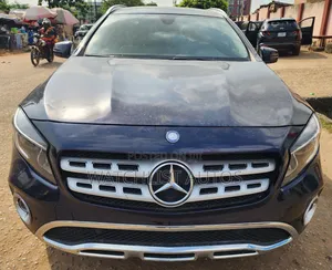 Mercedes-Benz GLA 250 2018 Blue