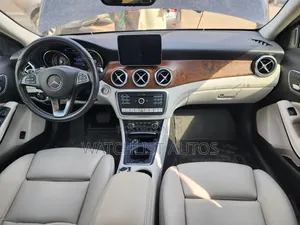 Mercedes-Benz GLA 250 2018 Blue