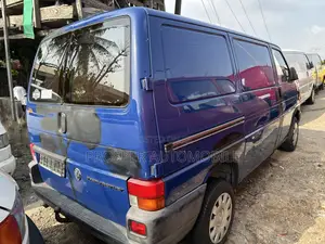 Volkswagen Transporter 2005 Blue