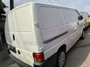 Volkswagen Transporter 2005 White