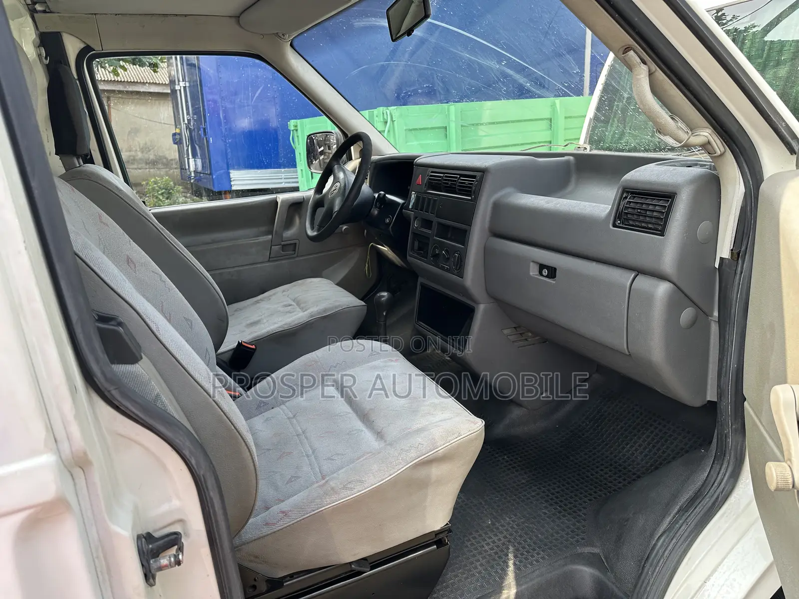 Volkswagen Transporter 2005 White