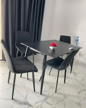 High Quality 4 Seater Dining Table