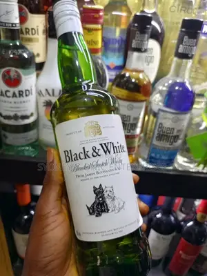 Black and White Scotch Whiskey(Ctn of 12 Bottles)