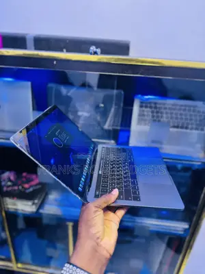 Laptop Apple MacBook Pro 2017 16GB Intel Core I7 SSD 1T
