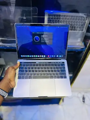 Laptop Apple MacBook Pro 2017 16GB Intel Core I7 SSD 1T