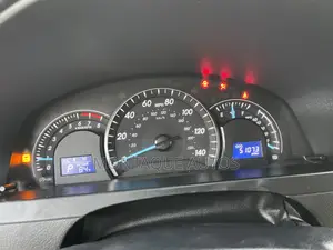 Toyota Camry SE 4dr Sedan (2.5L 4cyl 6A) 2012 Gray