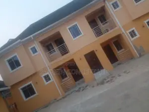 2bdrm Block of Flats in Elebu Akala Express, Ibadan for rent