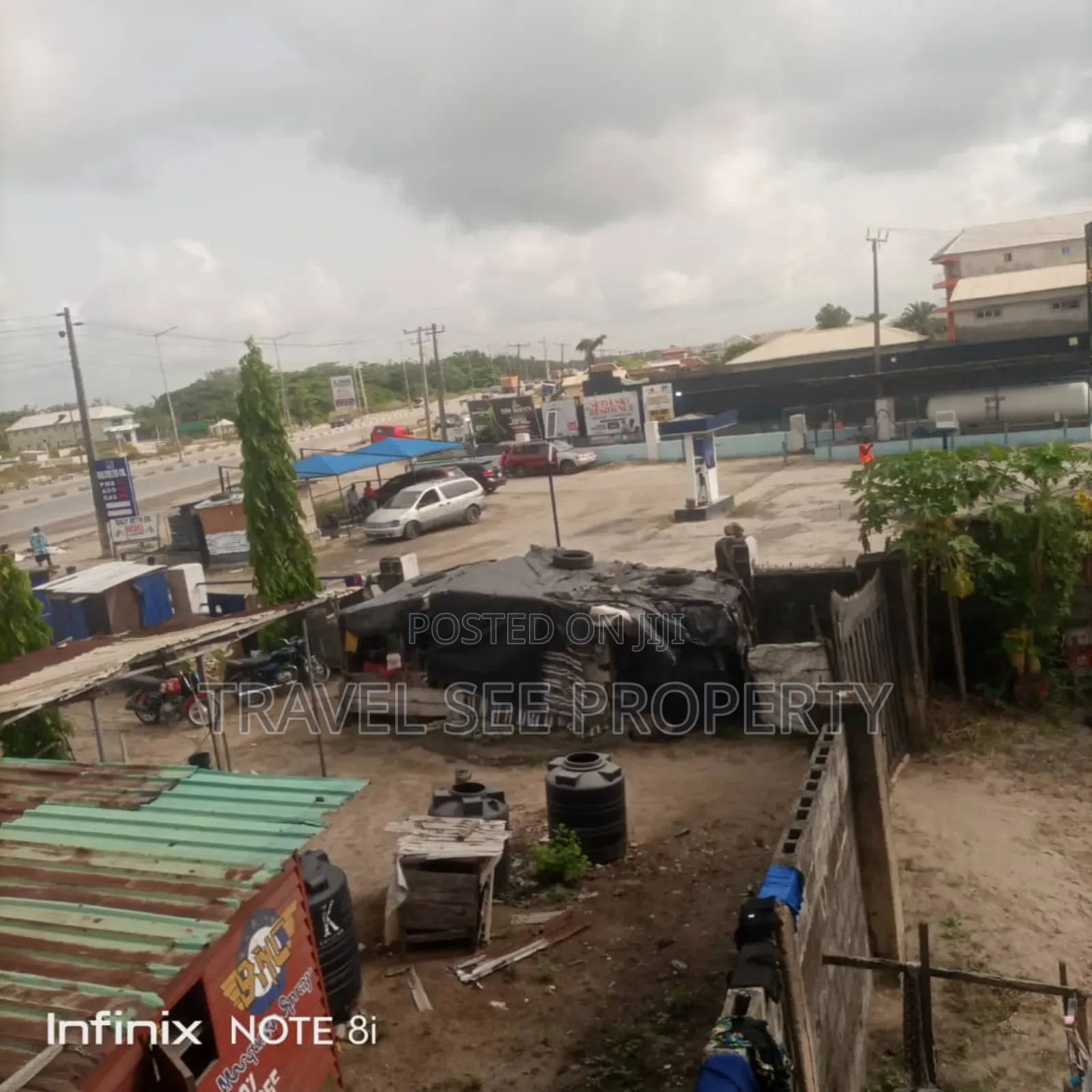 Empty Land for Lessing 8 Plots Facing Road