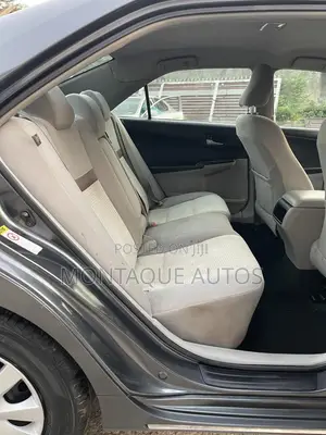Toyota Camry SE 4dr Sedan (2.5L 4cyl 6A) 2012 Gray