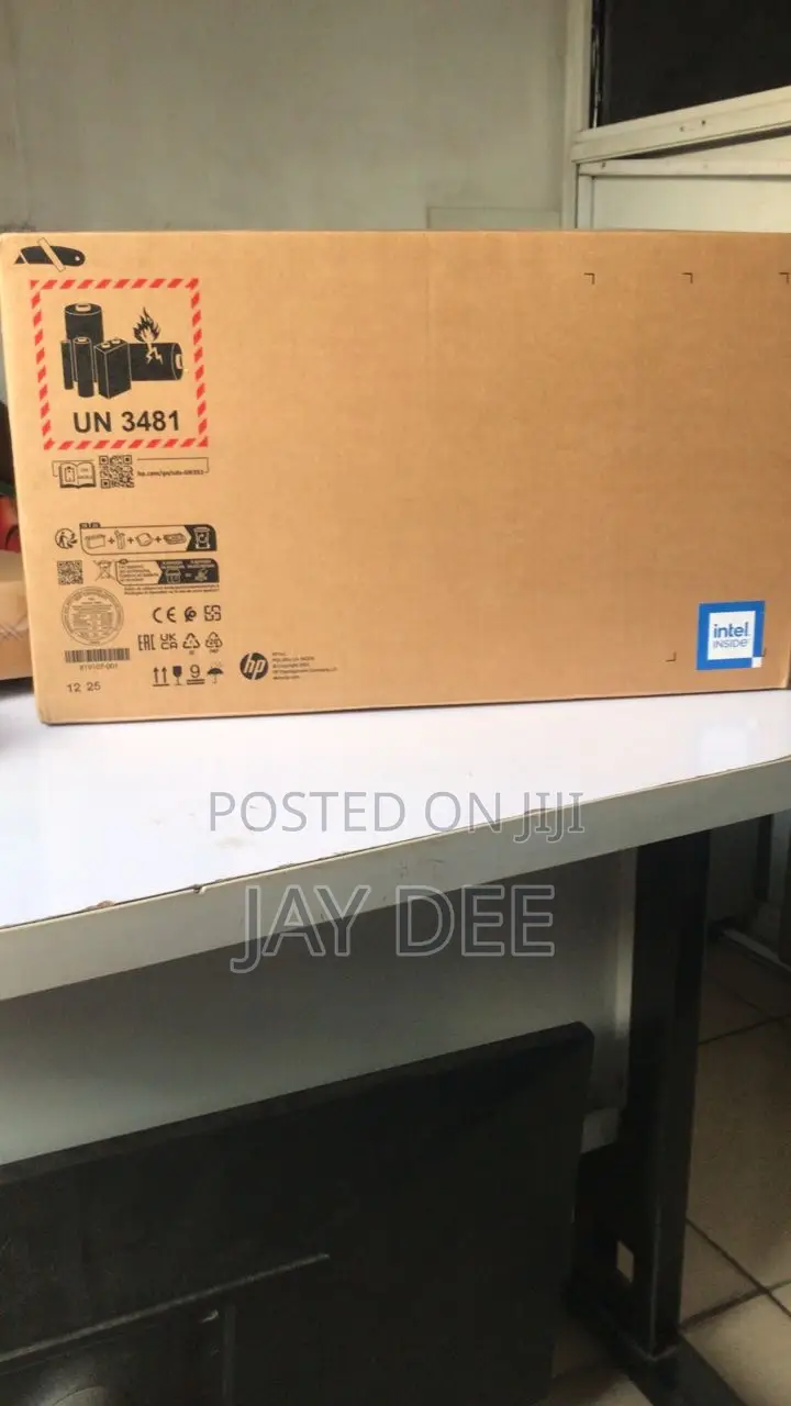 New Laptop HP 250 G10 8GB Intel Core i3 SSD 512GB