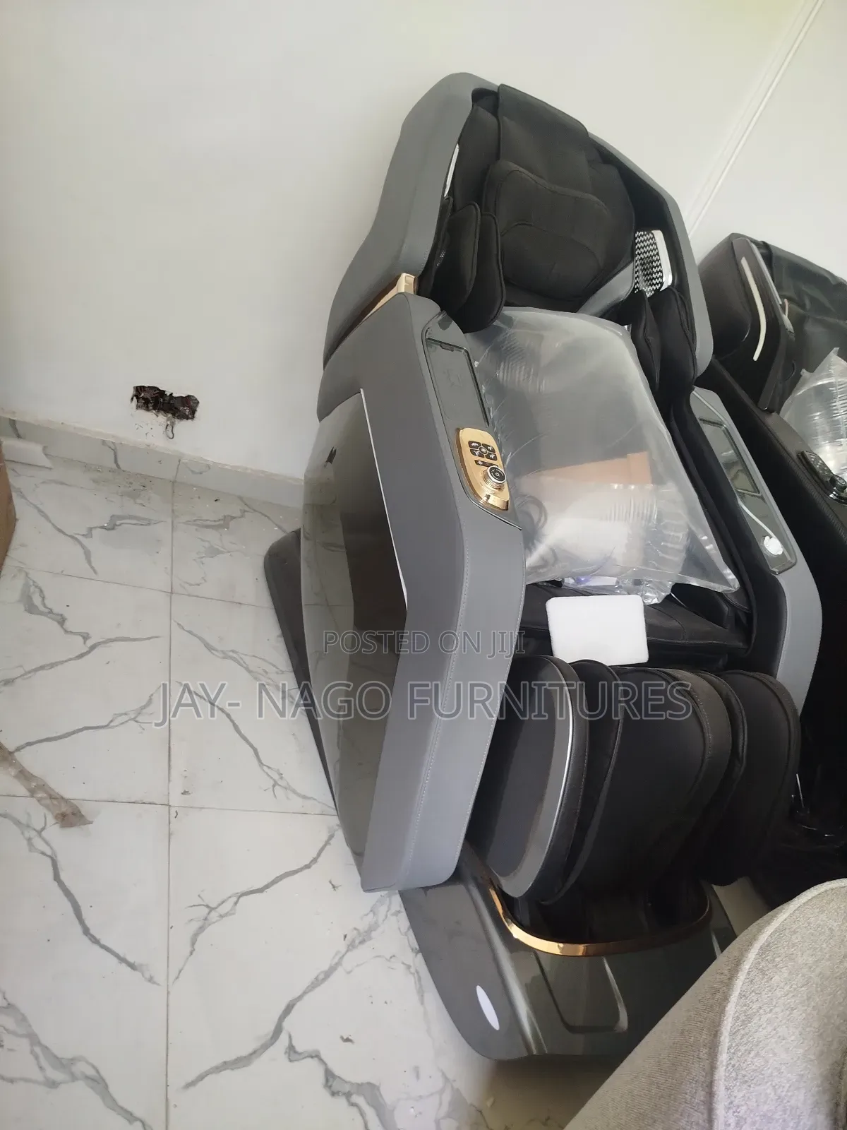 Executive Full Body Massaging Chair