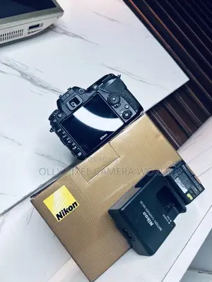 Nikon D7500