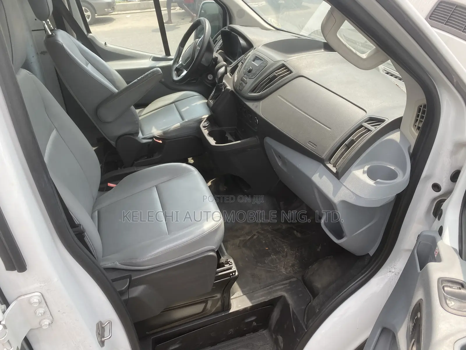 Ford E350 2019 White