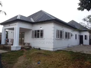5bdrm Block of Flats in Obafemi-Owode for sale